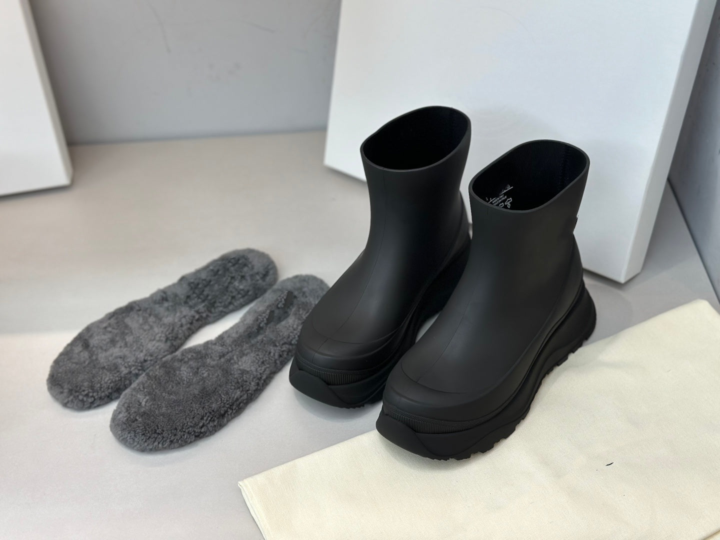 86-96D / Waterproof Rain Boots